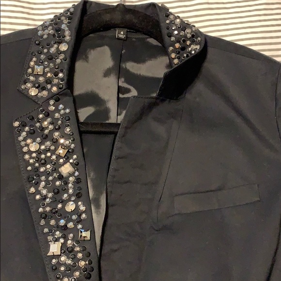 Blazer - Picture 2 of 8